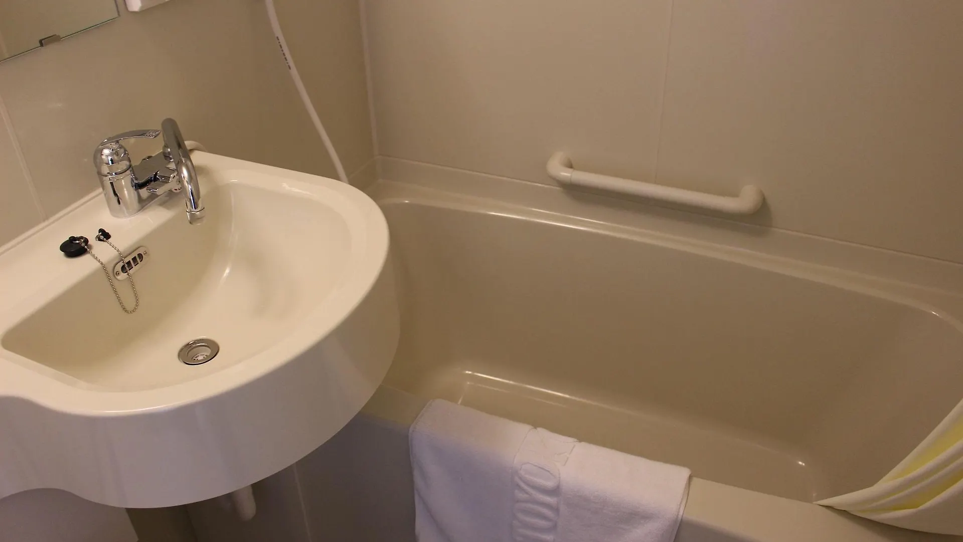 Toyoko Inn Kobe Minatogawa Koen